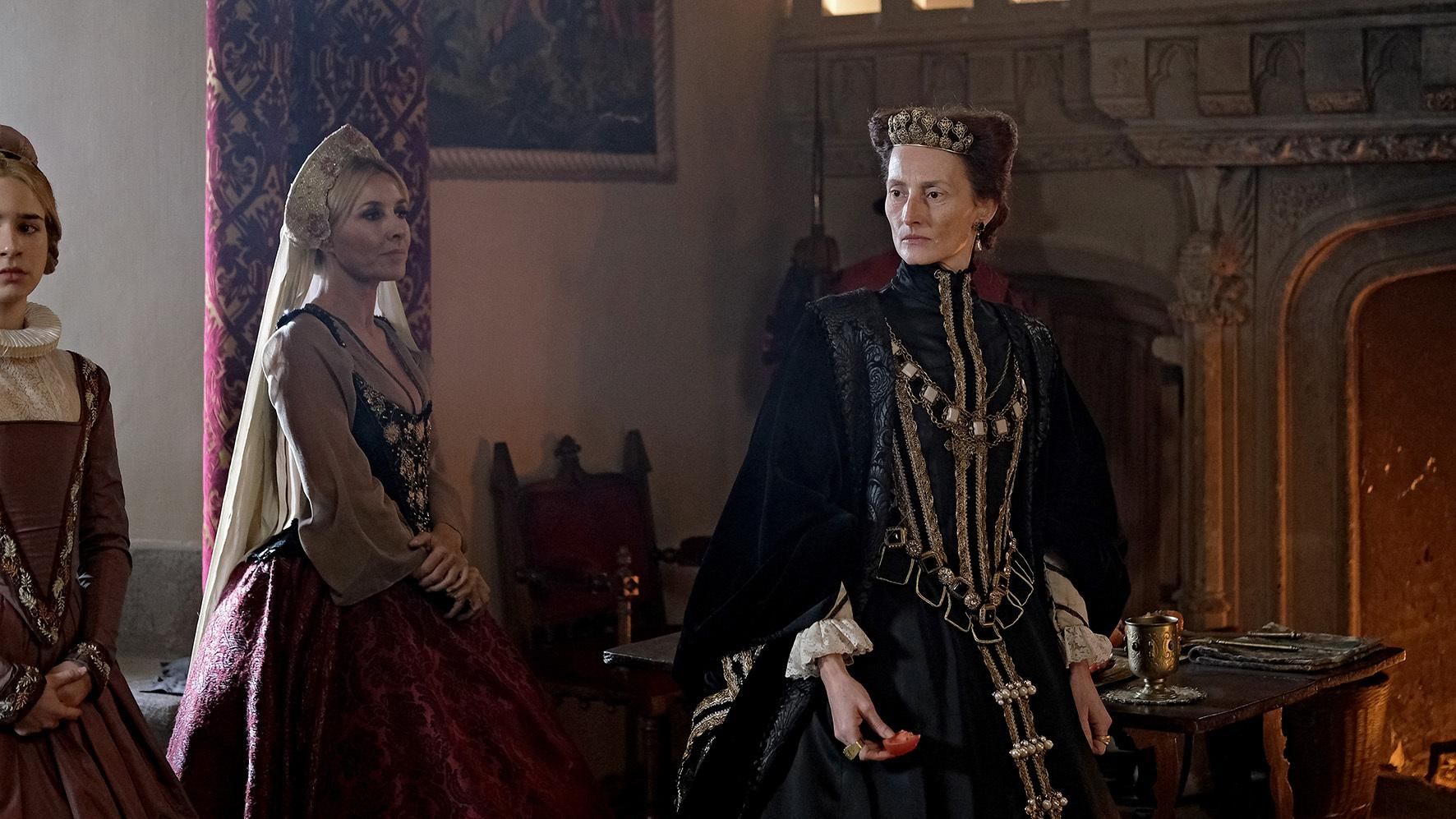 'El Ministerio del Tiempo' adelanta las fotos del regreso de Amelia (Aura Garrido)