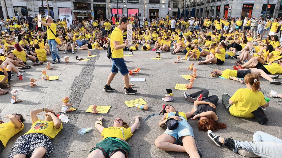 Las educadoras infantiles toman las plazas de toda España: "No somos el parche para la conciliación"