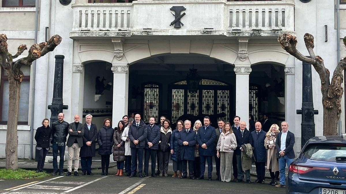 Una delegación de Córdoba visita la fábrica asturiana de Santa Bárbara