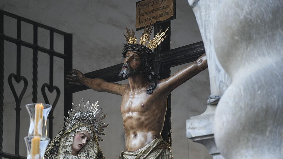 Salida procesional de la Hermandad de la Expiración, en imágenes