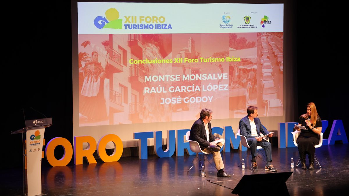 Instantes del Foro de Turismo de Ibiza