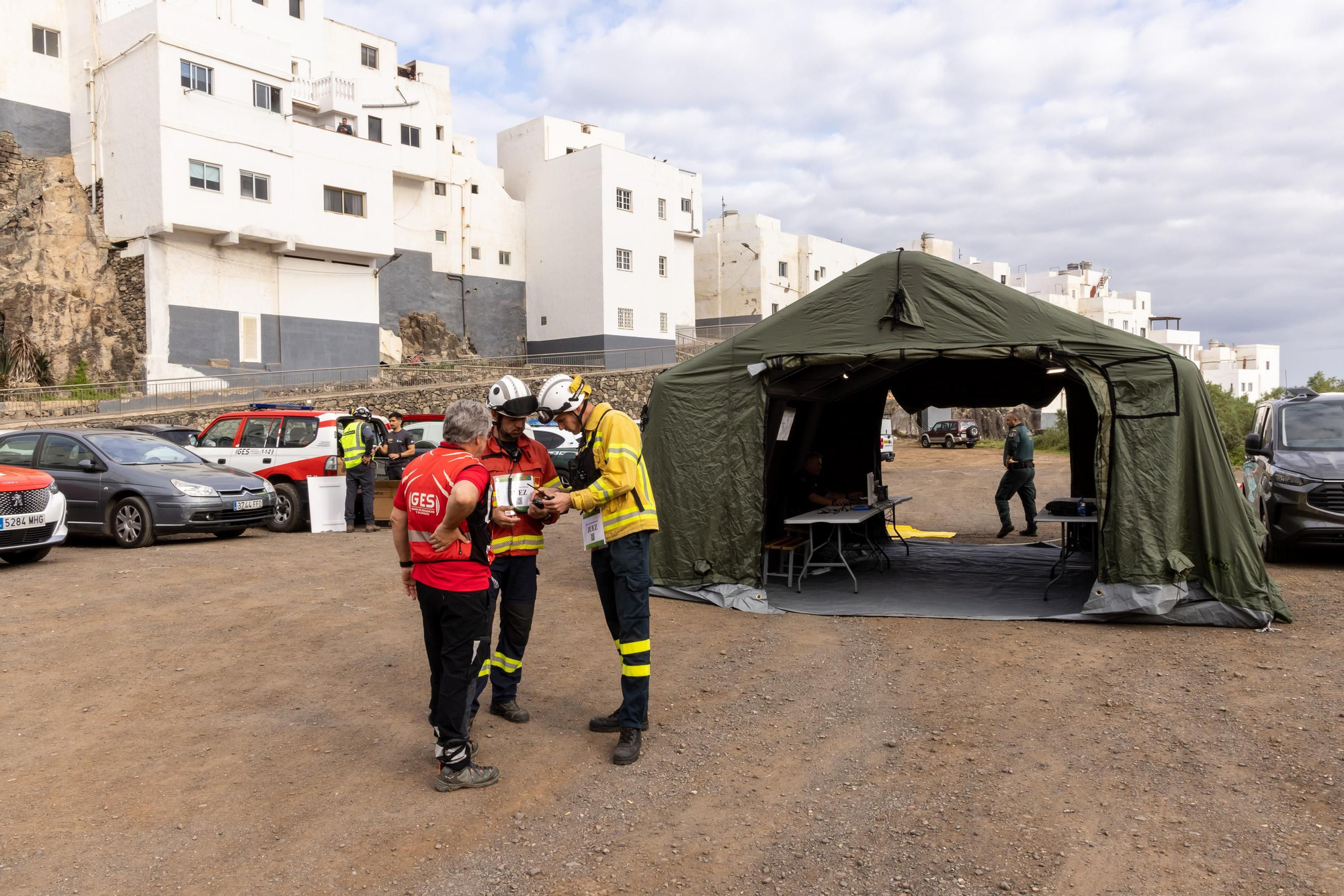 Efectivos de Emergencias en el despliegue del simulacro de un incendio forestal en Moya este miércoles.