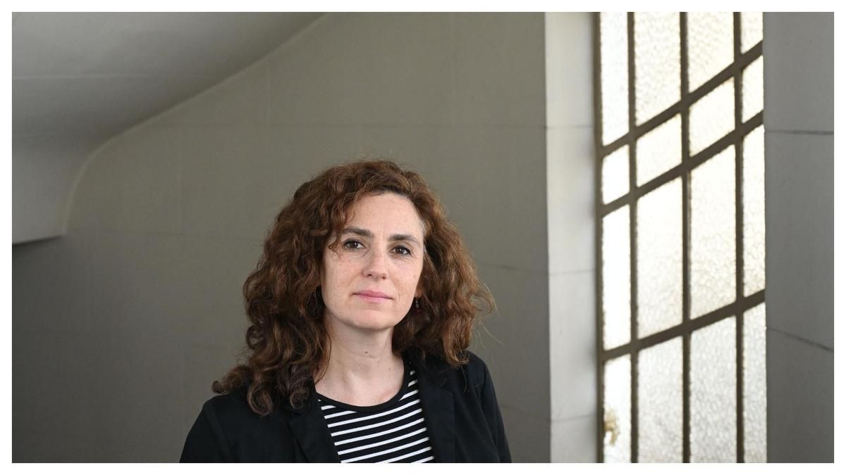 Inés Ulanovsky es fotógrafa, docente y autora de los libros "Fotos tuyas", "Algunas madres también se mueren", "Las fotos" y el reciente "Palabras que ya no existen".