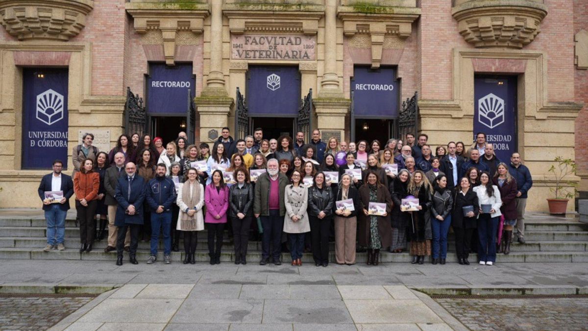La UCO entrega los Premios María Zambrano y distintivos de igualdad por el 8M