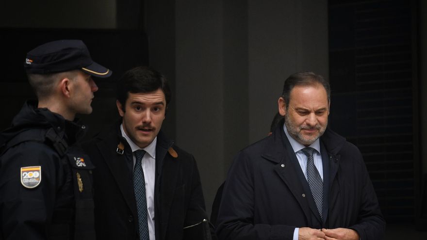La expareja de Ábalos reconoce en el Supremo que cobró un sueldo de dos empresas públicas sin ir a trabajar