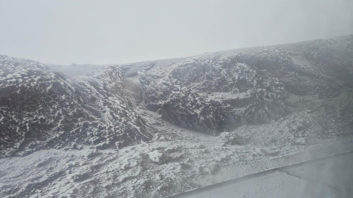 El  intenso frío ha congelado las cumbres de La Palma este martes.