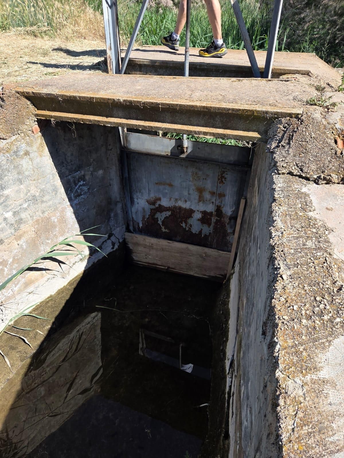 'La Reja' la compuerta que comunica el río Gigüela con las Lagunas de Villafranca de los Caballeros, en Toledo, a fecha 25 de mayo de 2025