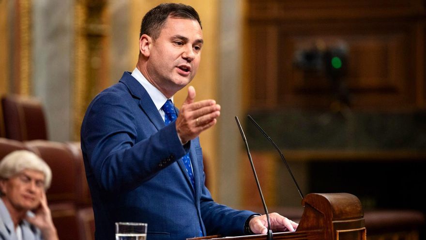 Cendón denuncia “el electoralismo y la hipocresía” del PP tras el “abandono” de la Junta a León “desde hace 38 años”