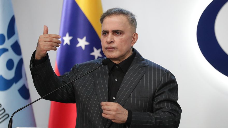 Fiscalía venezolana acusa a colaboradores de Machado de conspiración tras un año detenidos
