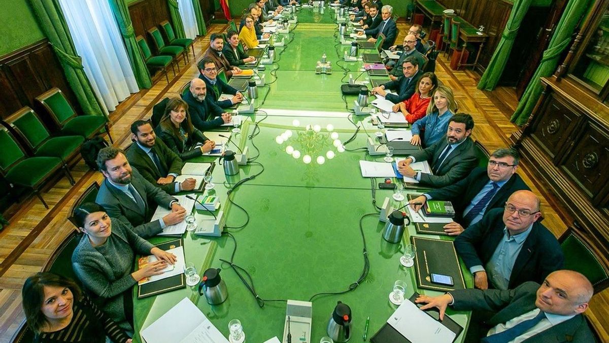 Los grupos parlamentarios avalan las nuevas comisiones del Congreso, pero Vox ya anuncia que pedirá reducirlas