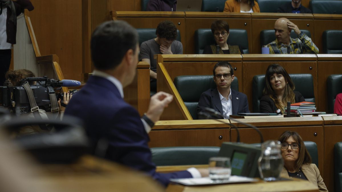 Pradales cierra el año parlamentario emplazando a Sánchez a una "reválida" en enero sobre acuerdos en Seguridad Social