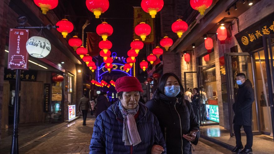 China anuncia 12 nuevos contagios "importados" en primer día del Año del Buey. EFE/EPA/ROMAN PILIPEY