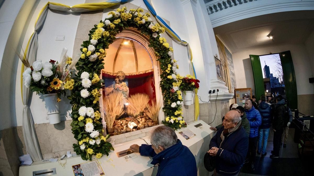 En el país que desacelera la inflación a costa de la economía, casi la mitad de la gente que va a la iglesia pide ayuda