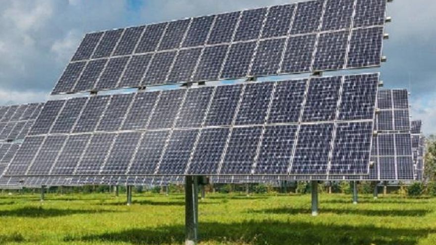 Panel solar en el folleto que el grupo alemán Viridi ha distribuido entre los vecinos de Méntrida