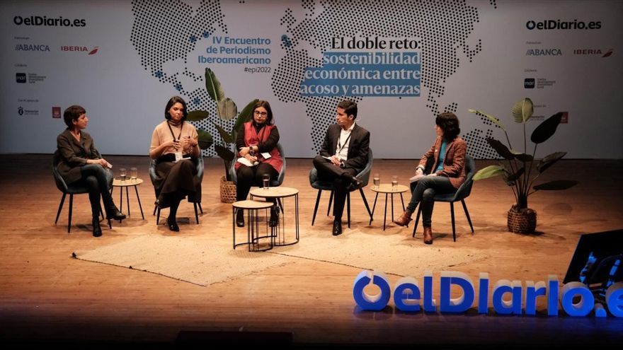 Participantes de la mesa Modelos de negocio: cómo ganar dinero y audiencia