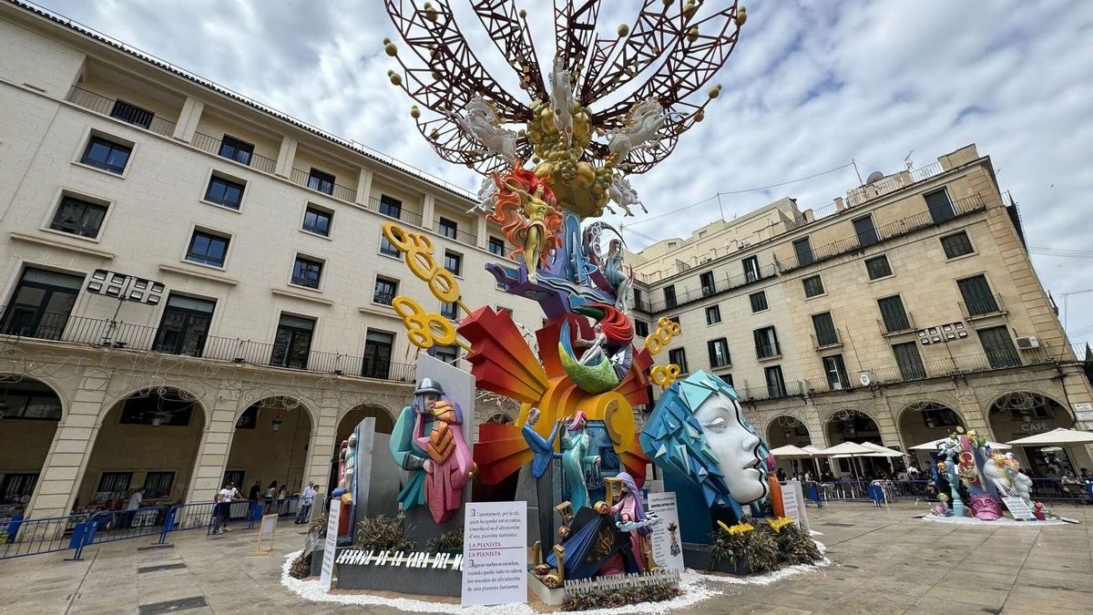 Una hoguera en la ciudad de Alicante.