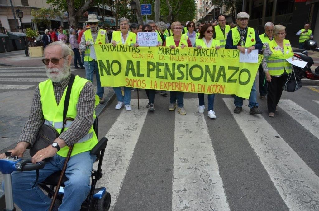 Los Yayoflautas: "No al pensionazo"