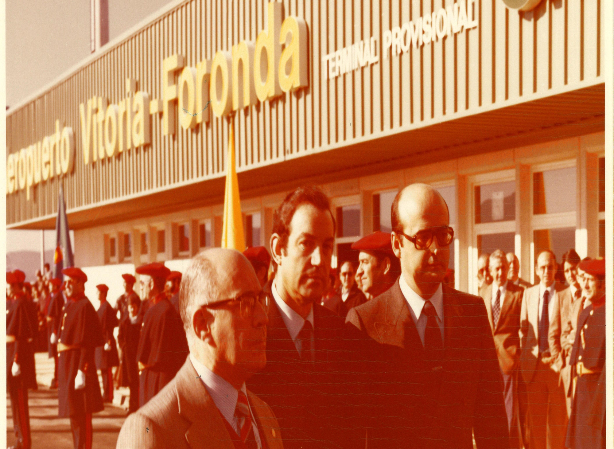 En la inauguración del aeropuerto de Foronda, en 1980
