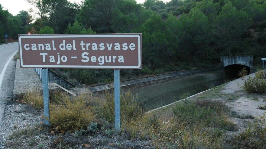El Gobierno de Page propone a Díaz Ayuso "trabajar juntos para minorar el agua que va por el trasvase a Levante"