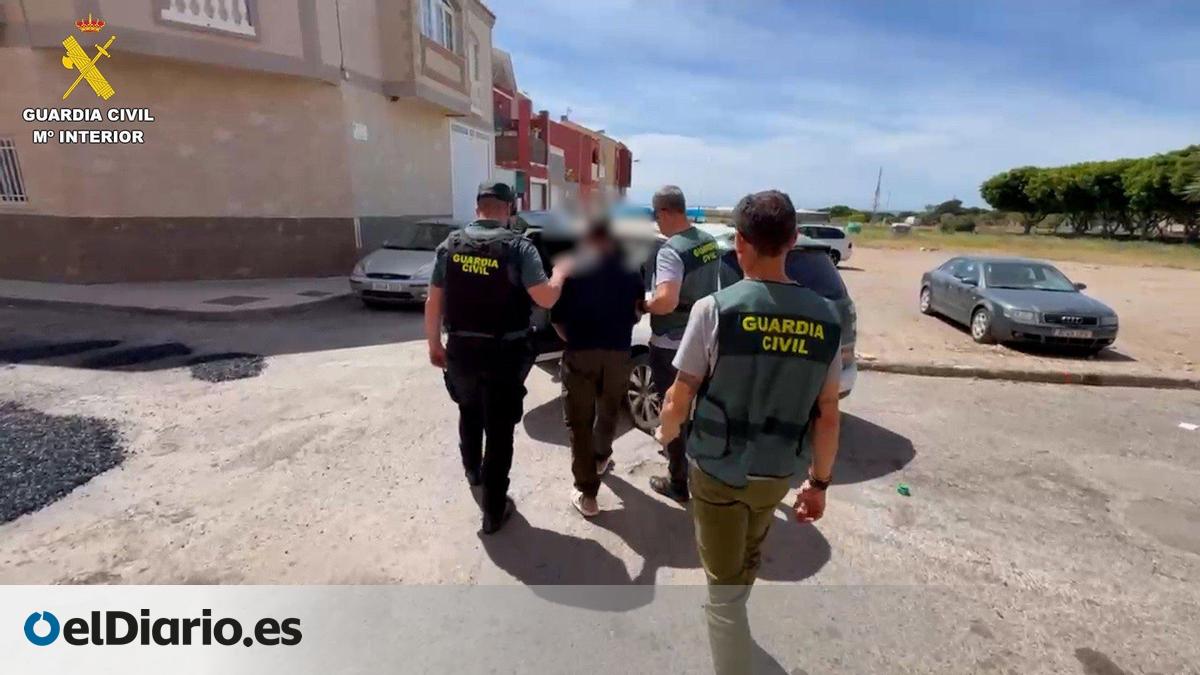 Cae una red que cobraba hasta 10.500 euros por regularizar a extranjeros