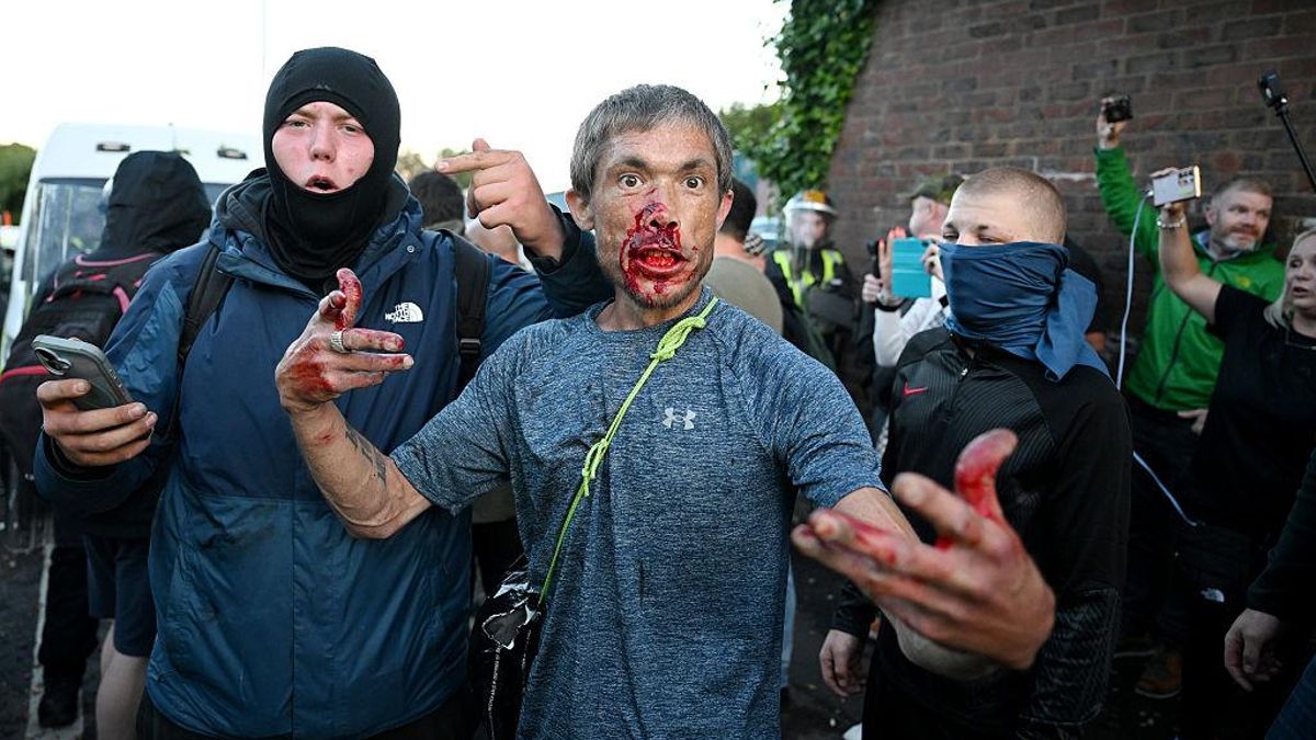 La extrema derecha alienta la ira tras el asesinato de un joven blanco al que la policía confundió con su agresor