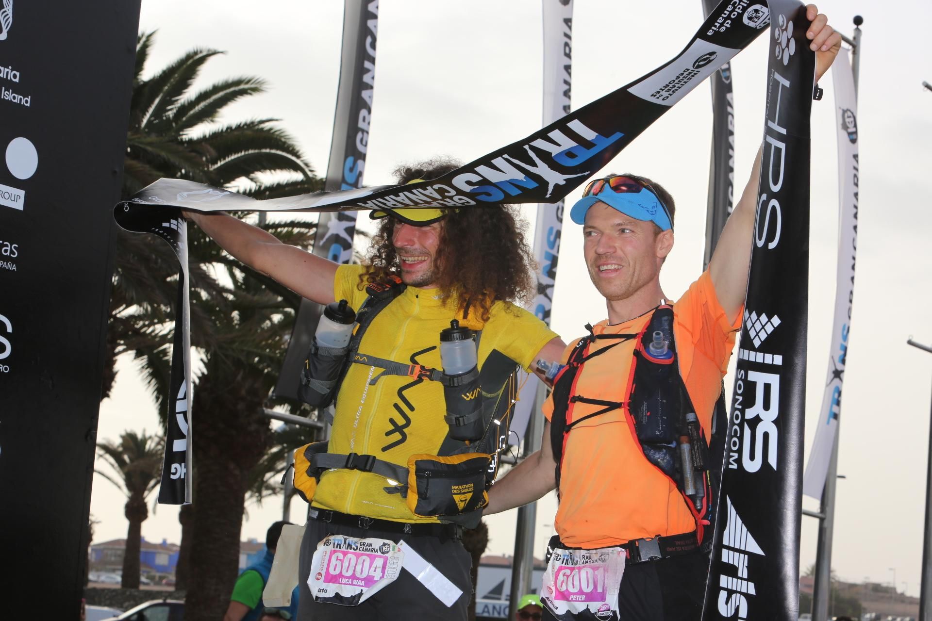 Entrada a meta de Peter Kienzl y Luca Papi. Alejandro Ramos.