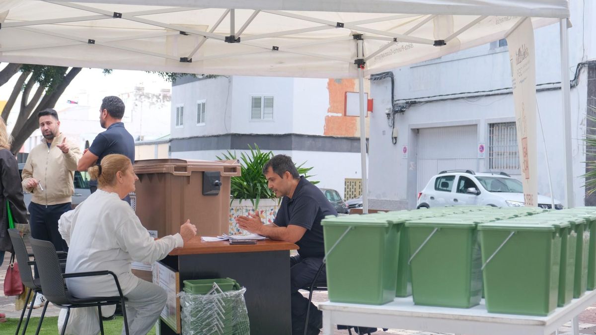 Presentación del contenedor marrón en Lomo Apolinario.