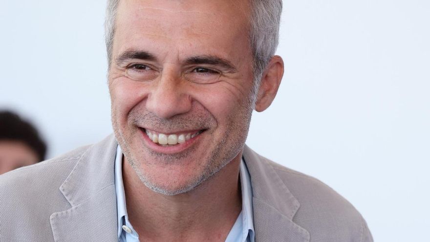 Almodóvar, Bardem y Penélope Cruz firman una carta en apoyo del exdirector de Ficción de Movistar Plus+, Domingo Corral