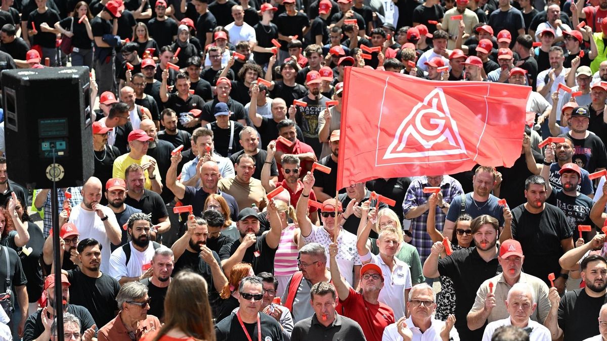 Protesta de trabajadores de Audi contra el cierre de la fábrica de Neckarsulm