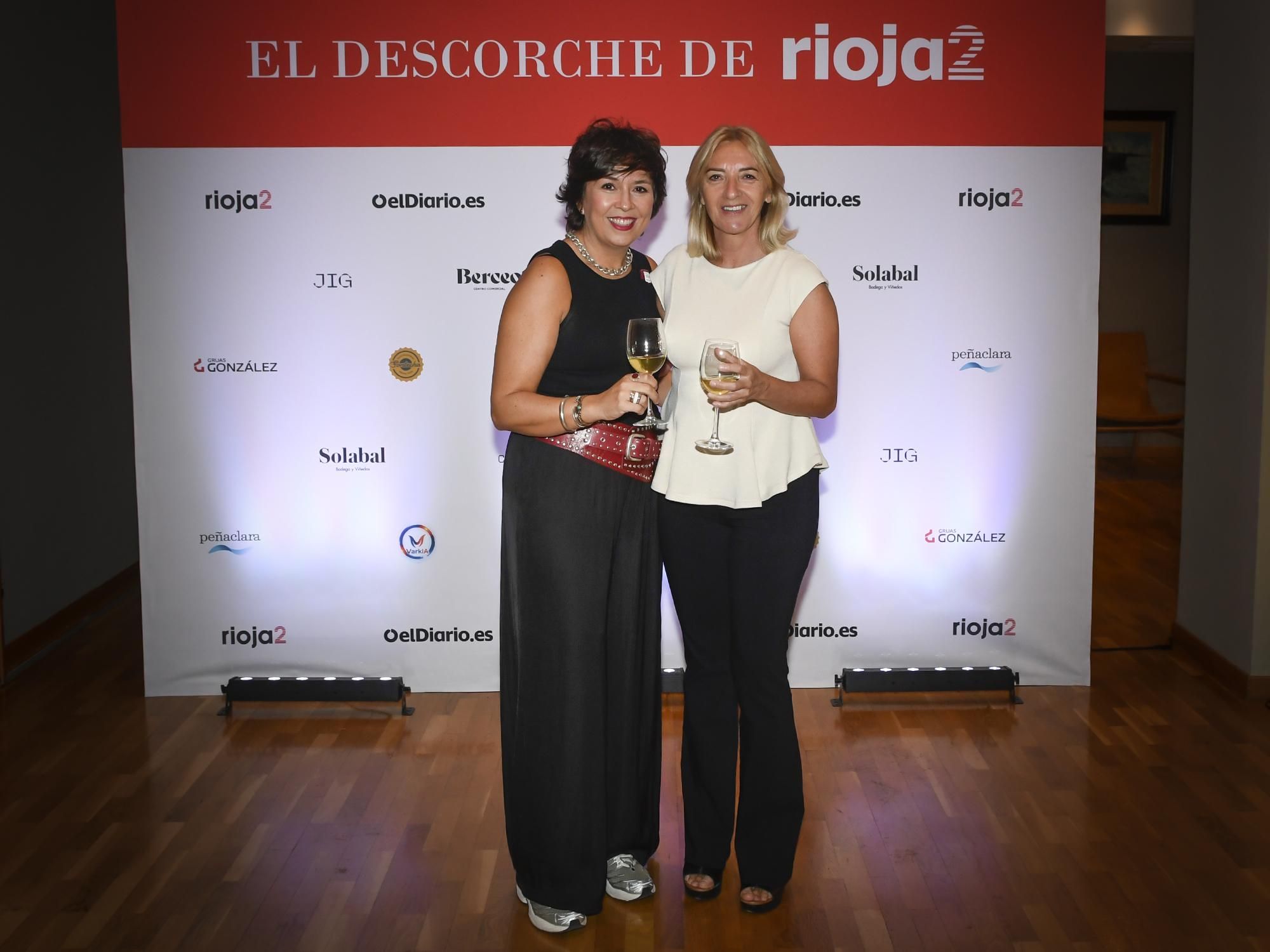 La diputada del PSOE, María Somalo, y Laura Olave, de Rioja2