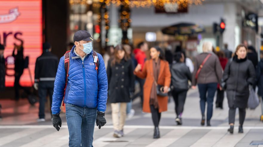 EuropaPress 3434344 hombre mascarilla centro estocolmo