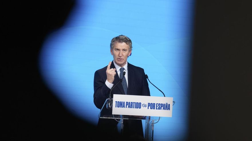 El presidente del Partido Popular, Alberto Núñez Feijóo, este lunes en la sede de la formación.