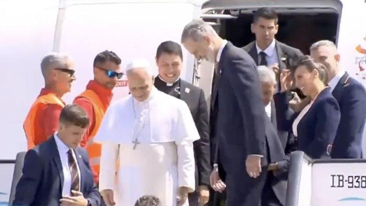 Una incidencia técnica obliga al Papa a bajarse del avión en el que iba a regresar a Roma desde Tenerife