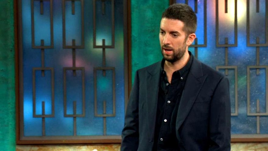 'La Revuelta' suspende su especial para Navidad en TVE "por respeto a Raphael" tras su percance en la grabación