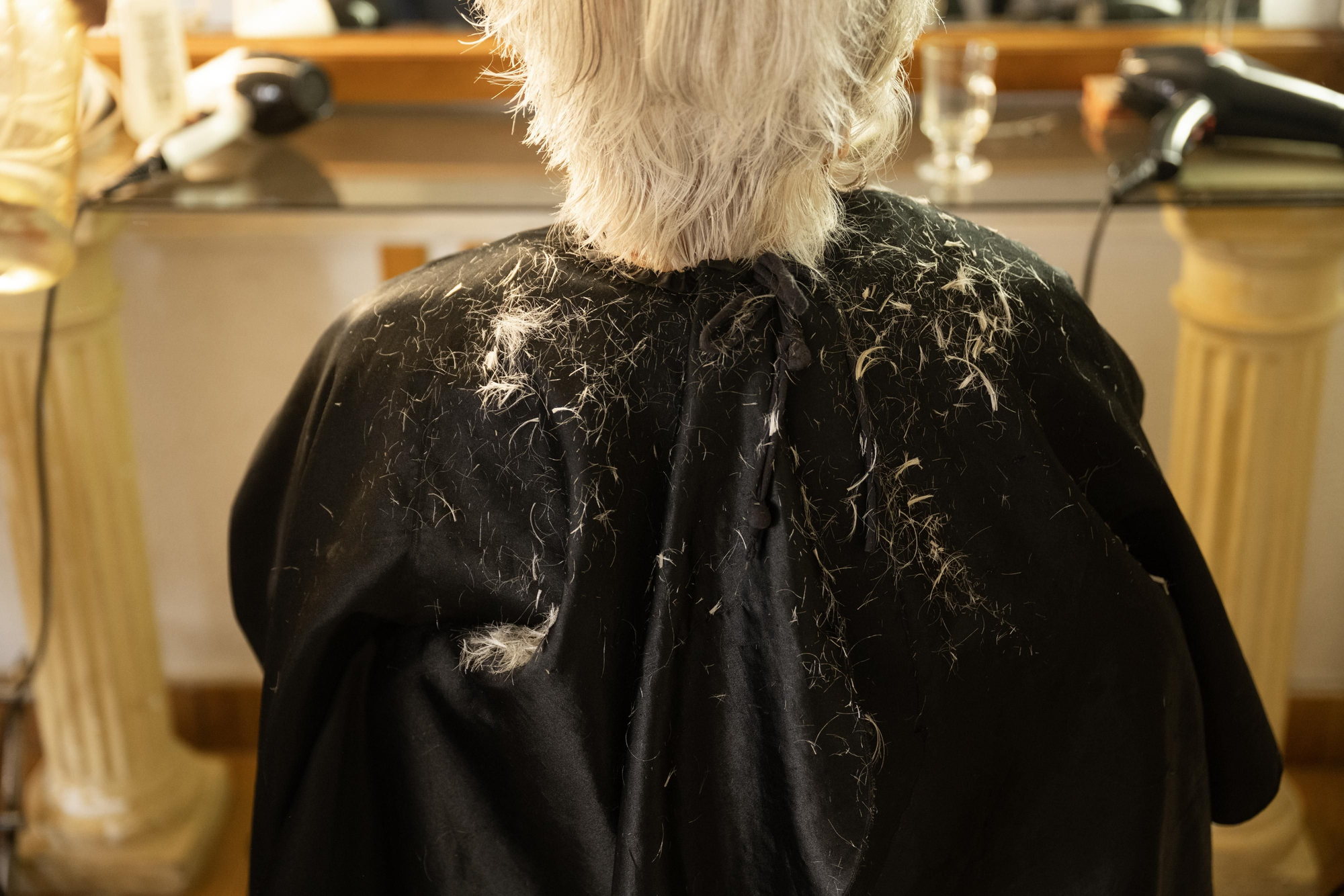 Una rutina que es ritual: Kuky se atiende en el mismo lugar hace 28 años. Ahora sólo pide corte de pelo