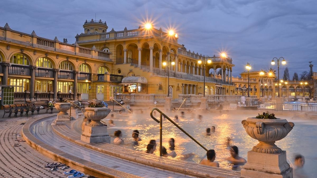 Baños Széchenyi, los más famosos de Budapest.