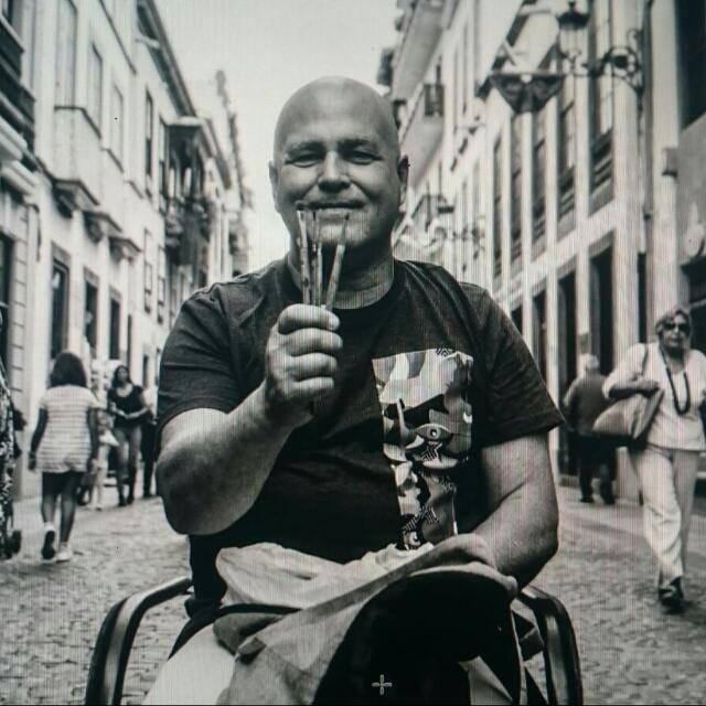 El reconocido pintor Acenk Guerra Galván.