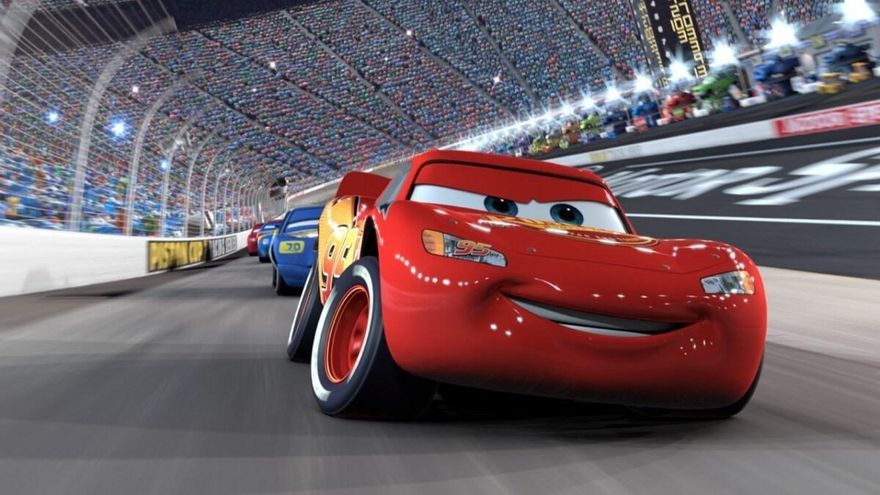 La película de Pixar que más ‘merchandising’ ha vendido cumple 20 años: guiños a la ruta 66, a la Fórmula 1 y a ‘Toy Story’