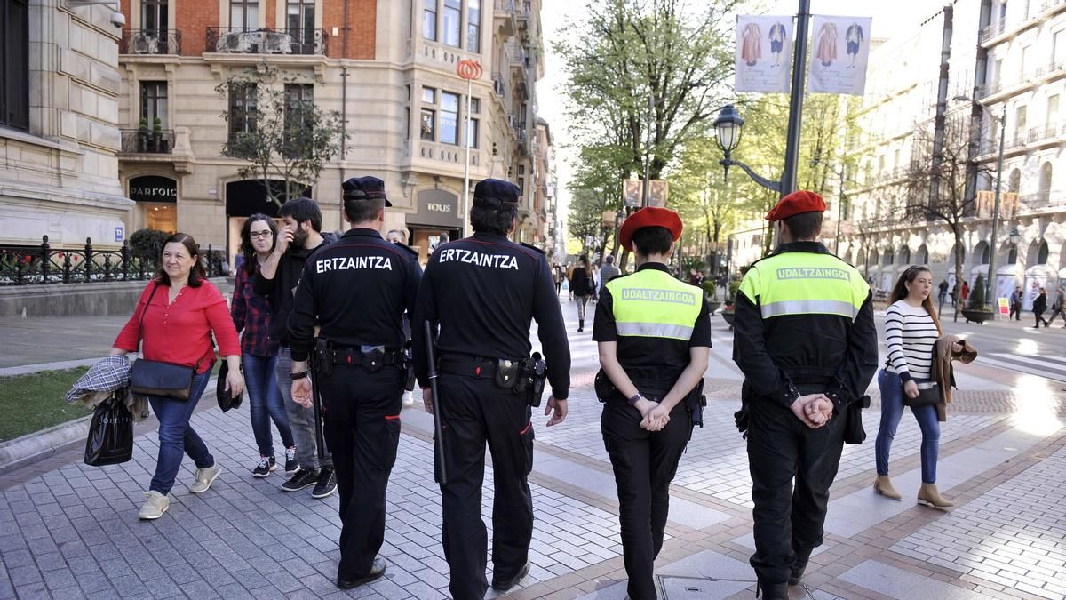 Convocan 643 plazas conjuntas para la Ertzaintza y las Policías locales