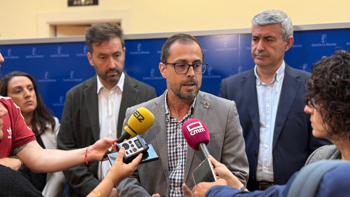 El viceconsejero de Medio Ambiente, José Almodóvar, en la constitución de la Mesa Provincial del Conejo de Monte de Toledo.