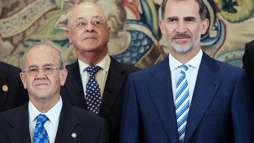 La Comunidad de Regantes presentan al Rey sus propuestas para una gestión sostenible del agua