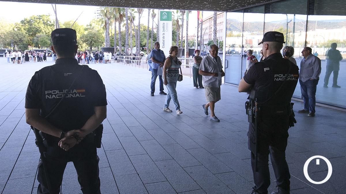 Condenado por arrastrar a su exnovia en plena calle y taparle la boca para que no pidiera ayuda