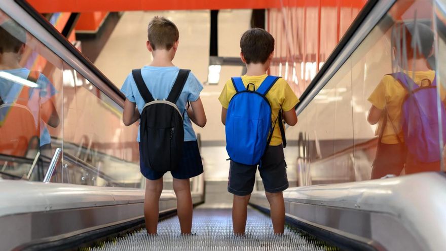 Pasos a seguir para que los menores de 15 años viajen gratis en metro, autobuses o trenes de Madrid desde el 1 de julio