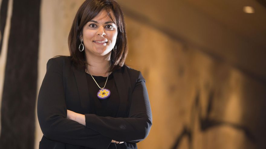 La periodista tinerfeña Saray Encinoso