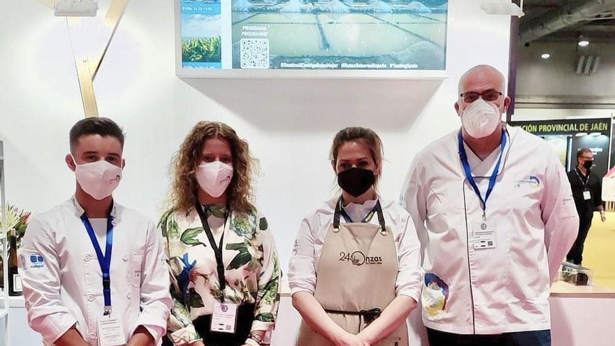 La Palma arropando a Carmen Capote finalista concurso Pastelera Revelación