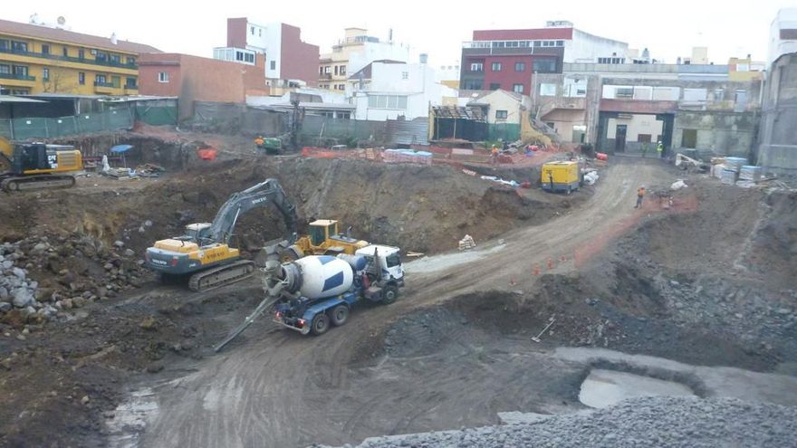 Obras en la antigua finca de la familia de la diputada de CC en el Congreso, Ana Oramas, para la construcción de un nuevo Mercadona.