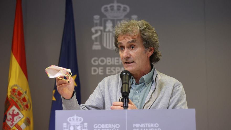 El director del Centro de Coordinación de Alertas y Emergencias Sanitarias del Ministerio de Sanidad, Fernando Simón, durante la rueda de prensa ofrecida este jueves en Madrid para dar a conocer los últimos datos de la evolución de la pandemia de la covid19 . EFE/JuanJo Martín