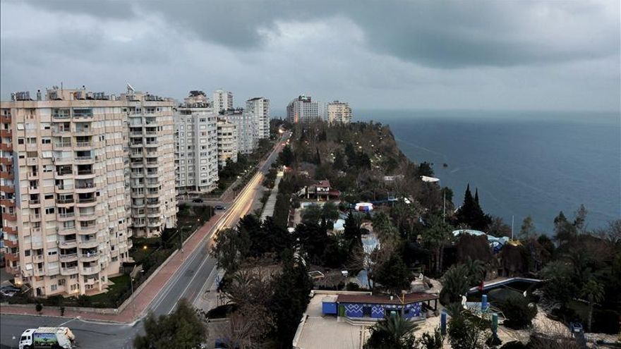 Nicosia denuncia que un barco turco viola las aguas territoriales de Chipre