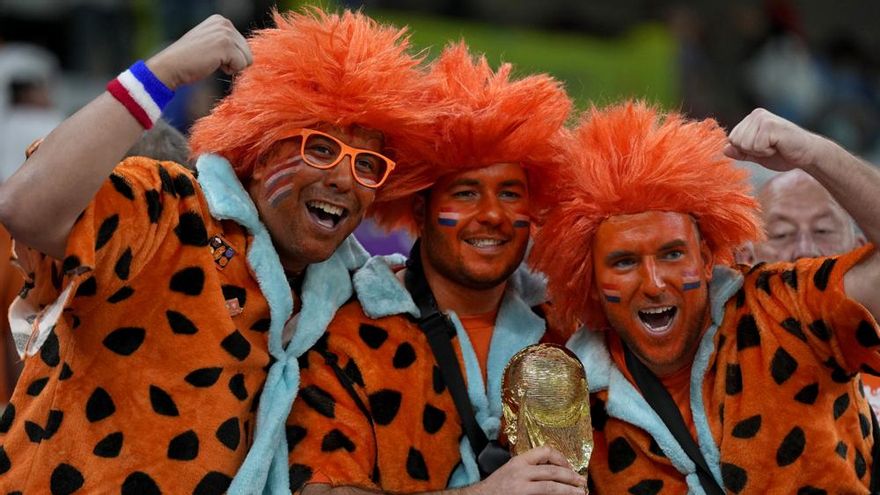 La TV china censura planos de fans sin mascarilla en el Mundial por las protestas contra la política de 'cero COVID'