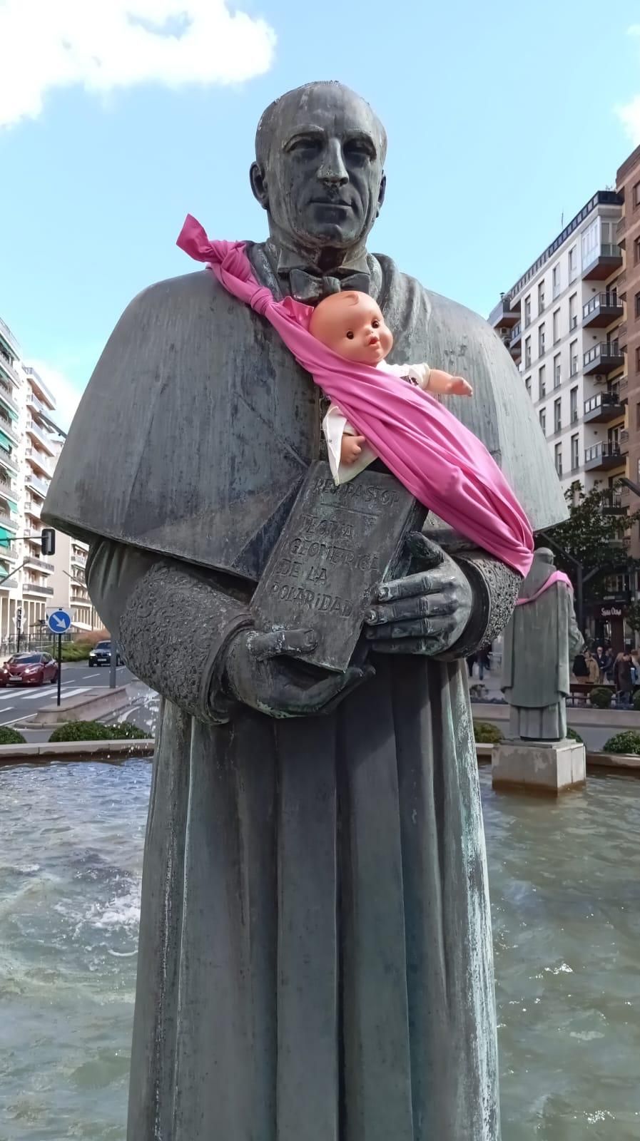 Los muñecos se colocaron el domingo